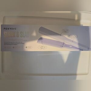 FoxyBae Sleek & Slay Flat Iron